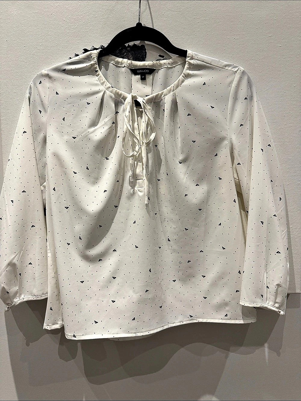 RW&CO Geometric Tie Neck Blouse in Off White & Black Size Small